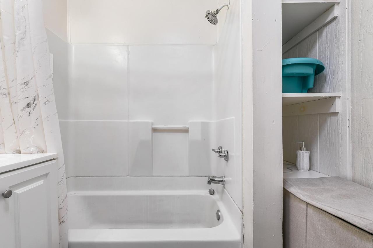 Contemporary Urban Home Niagara Falls Ngoại thất bức ảnh