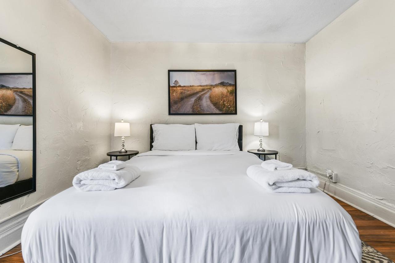 Contemporary Urban Home Niagara Falls Ngoại thất bức ảnh